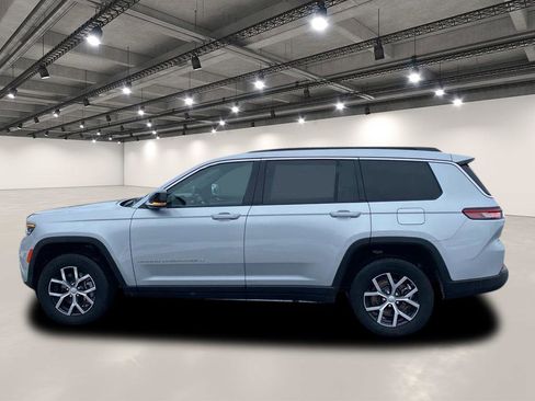 Used 2024 Jeep Grand Cherokee L Limited w/ Luxury Tech Group II image 4