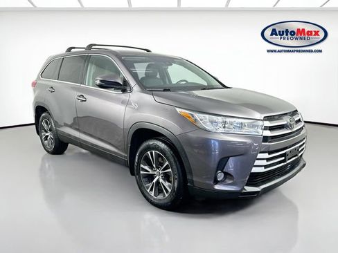 Used 2019 Toyota Highlander Plus image 1