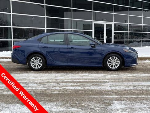 Used 2025 Toyota Camry LE image 2