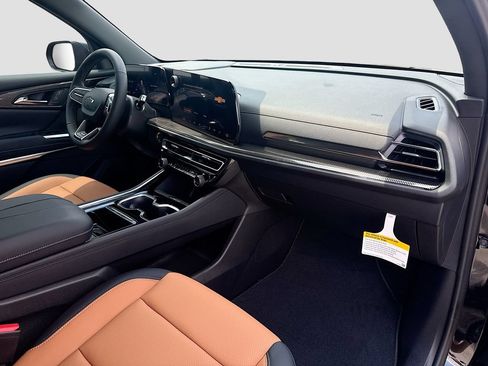 New 2027 Chevrolet Traverse Z71 w/ Driver Confidence Package AWD/4WD image 31