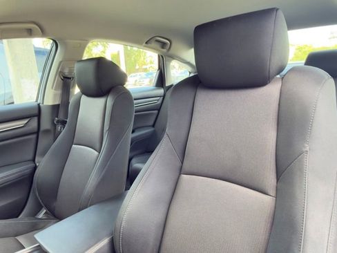 Used 2022 Honda Accord LX image 9