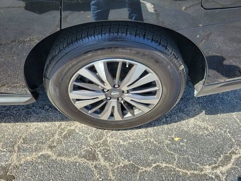 Used 2018 Nissan Pathfinder SL image 6