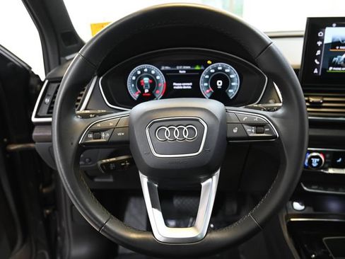 Used 2023 Audi Q5 2.0T Premium Plus w/ Premium Plus Package AWD/4WD image 4