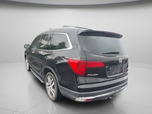 Used 2018 Honda Pilot Touring image 17