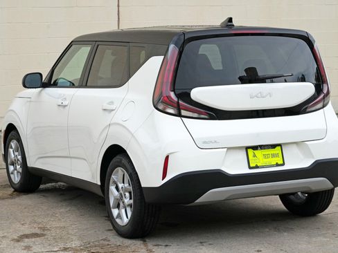 Used 2025 Kia Soul S FWD image 46
