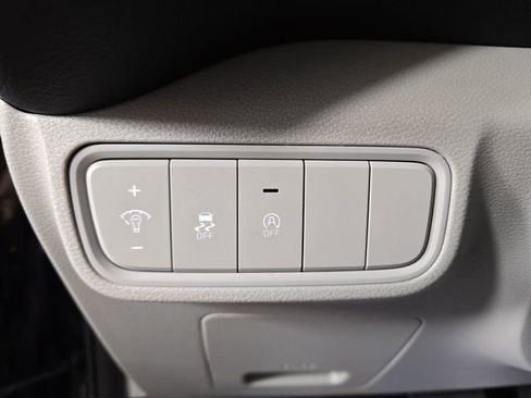 Certified 2025 Kia Soul LX w/ LX Technology Package FWD image 26