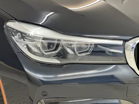 Used 2019 BMW 740i image 10