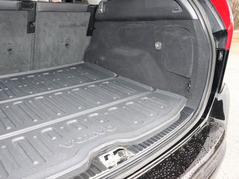 Used 2017 Volvo XC60 T5 Inscription w/ Preferred Option Package image 6