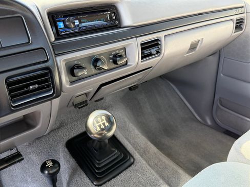 Used 1997 Ford F250 4x4 Regular Cab Heavy Duty image 20