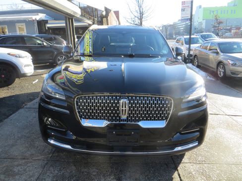 Used 2023 Lincoln Aviator AWD w/ Premium Package image 2
