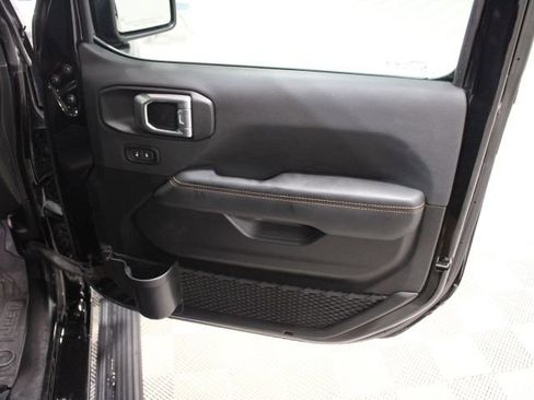 Used 2023 Jeep Gladiator Overland AWD/4WD image 23
