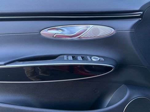 Used 2025 Genesis GV70 2.5T image 12