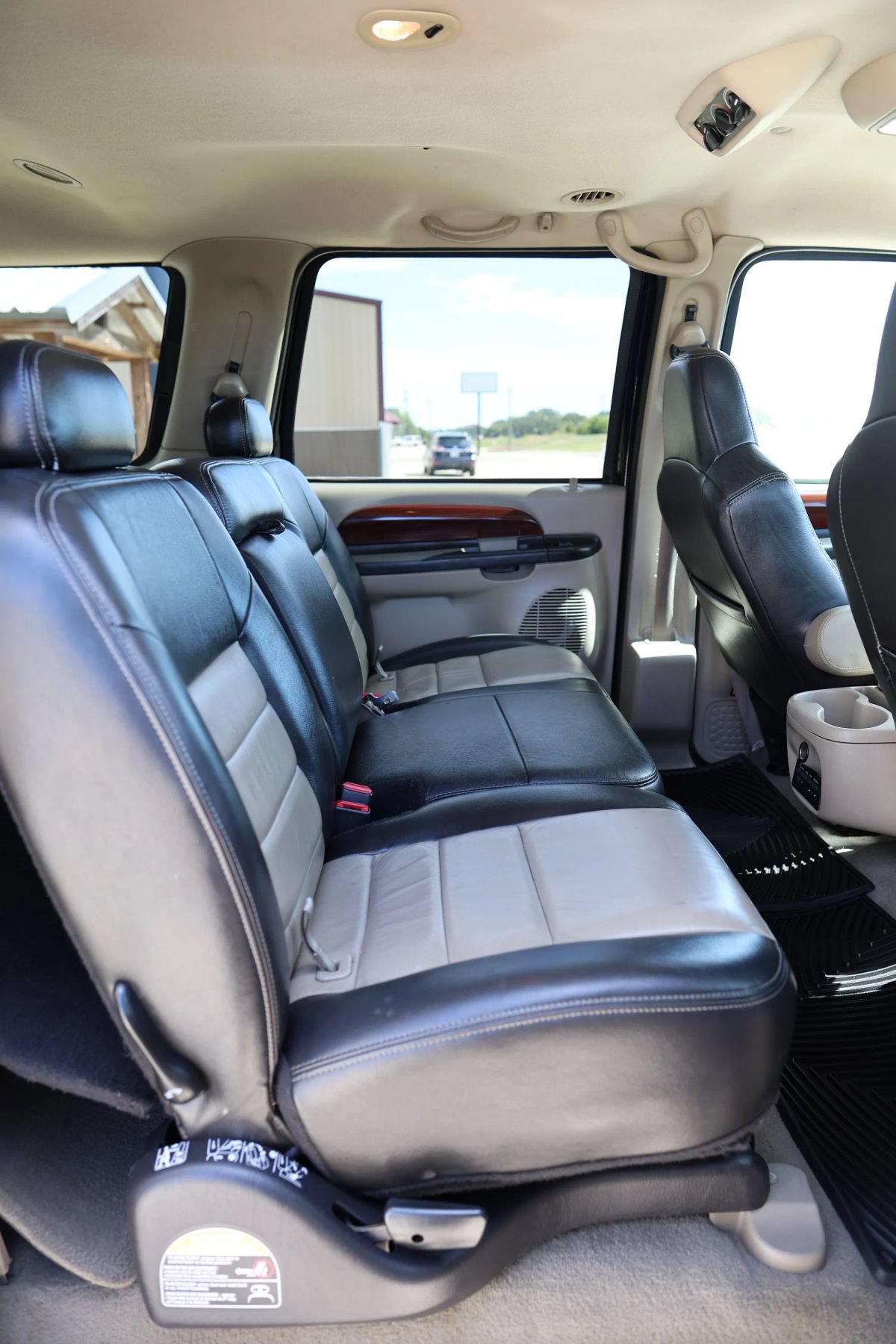 Used 2005 Ford Excursion Eddie Bauer AWD/4WD image 40