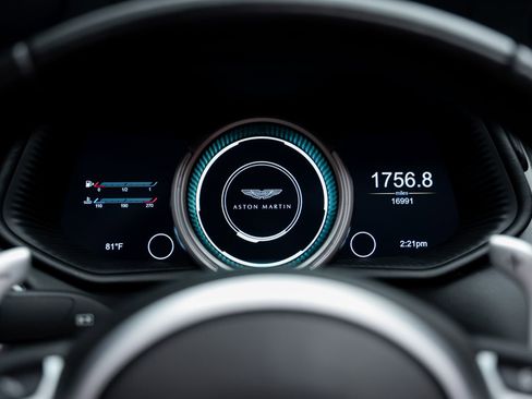 Used 2019 Aston Martin DB11 Volante RWD image 46
