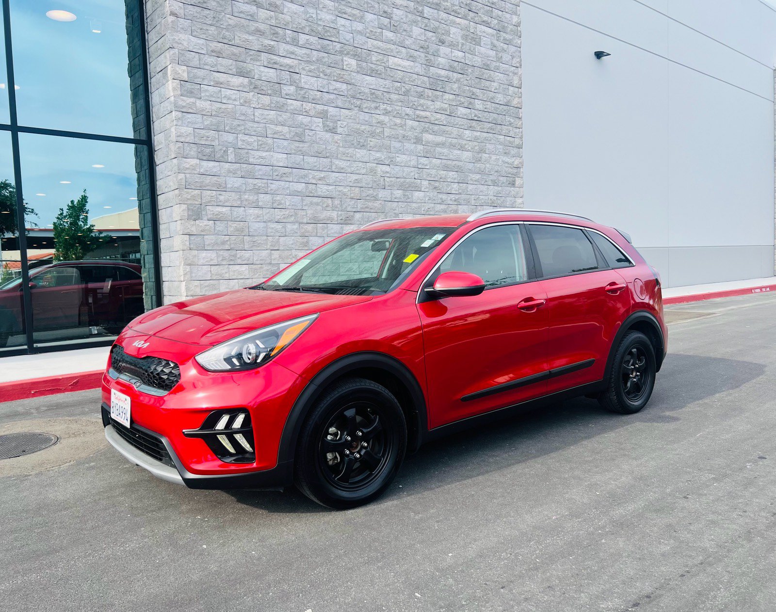 Used 2022 Kia Niro LX FWD image 1