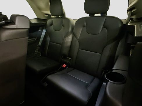 Used 2024 Volvo XC90 B5 Core w/ Climate Package image 31
