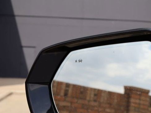 Used 2024 Chevrolet Suburban RST w/ Luxury Package image 26