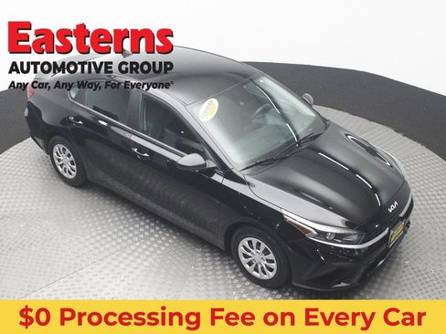 Used 2023 Kia Forte LX FWD image 3