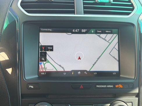 Used 2016 Ford Explorer XLT w/ Equipment Group 202A FWD image 17