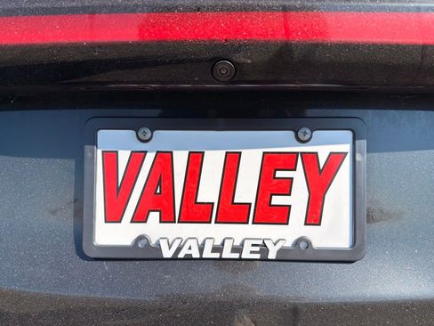 Used 2023 Chrysler Pacifica Touring-L image 18