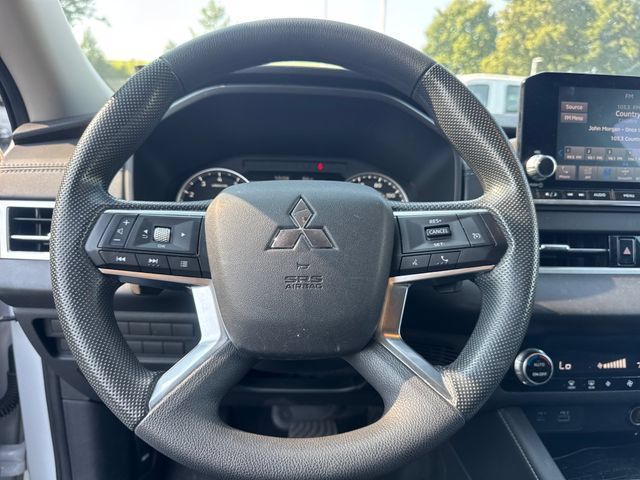 Used 2022 Mitsubishi Outlander ES FWD image 19