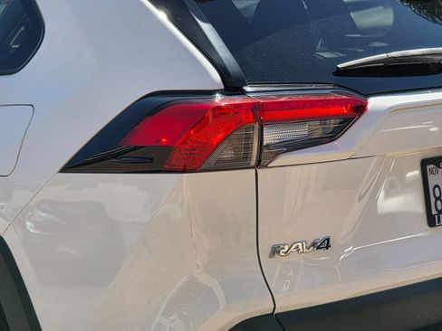 Used 2019 Toyota RAV4 XLE FWD image 10