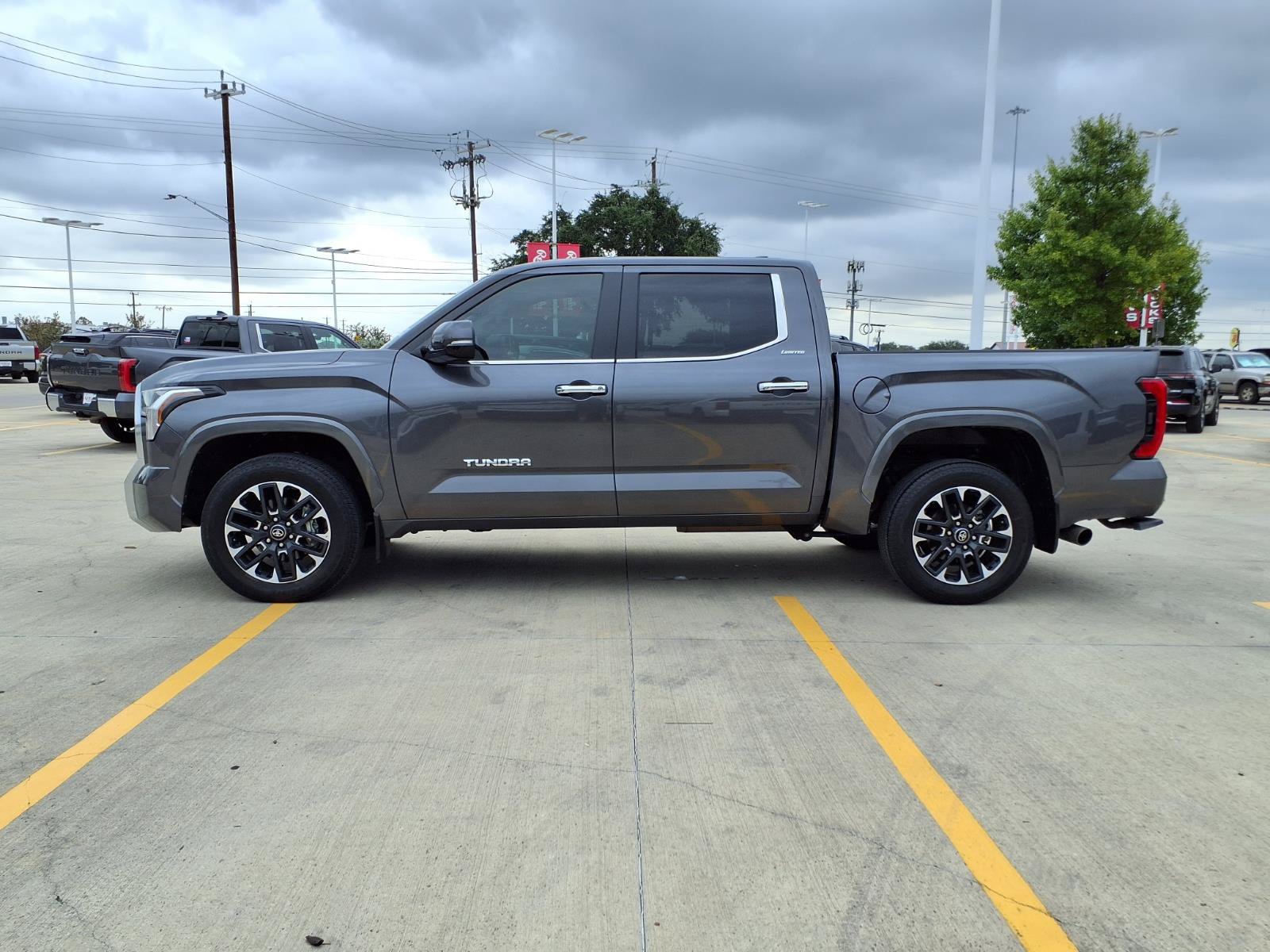 Certified 2025 Toyota Tundra Limited AWD/4WD image 8