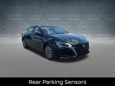 Certified 2025 Nissan Altima 2.5 SV AWD/4WD image 9