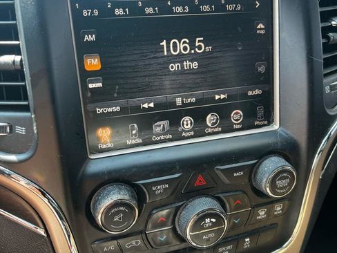 Used 2016 Jeep Grand Cherokee Limited AWD/4WD image 14