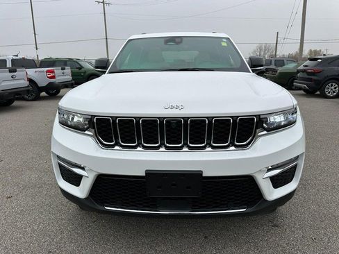 Used 2025 Jeep Grand Cherokee Limited w/ Luxury Tech Group II image 9