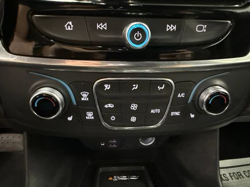 Used 2022 Chevrolet Traverse RS AWD/4WD image 32