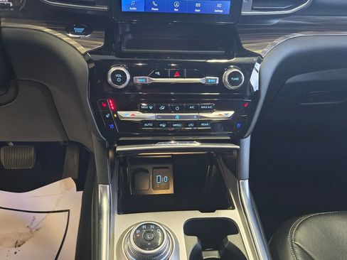 Used 2023 Ford Explorer Limited w/ Equipment Group 301A image 19