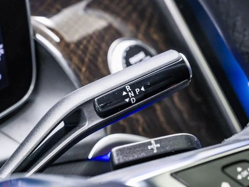 Used 2025 Mercedes-Benz GLC 300 4MATIC image 20