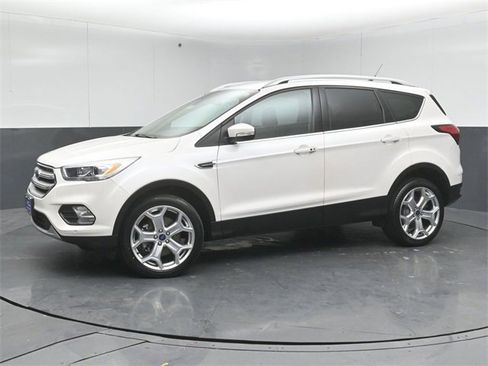 Certified 2019 Ford Escape Titanium image 4