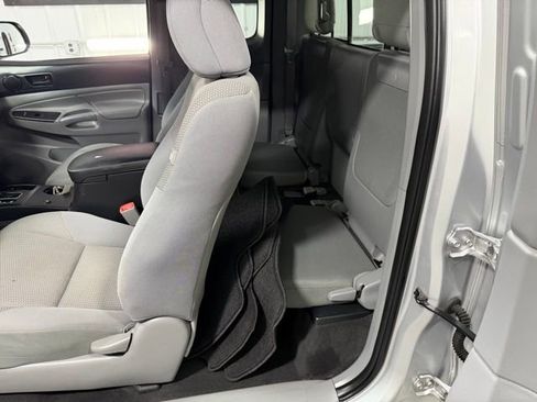 Used 2013 Toyota Tacoma 4x4 Access Cab V6 w/ Convenience Pkg image 9