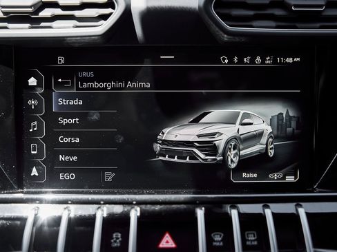 Used 2022 Lamborghini Urus AWD/4WD image 75