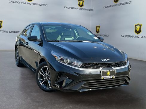Used 2023 Kia Forte LXS FWD image 3