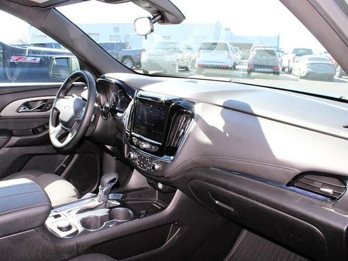 Used 2023 Chevrolet Traverse LT AWD/4WD image 43