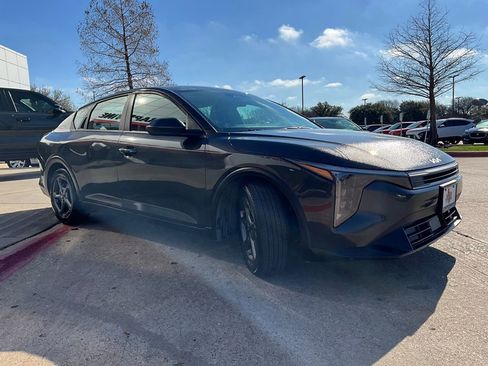 Used 2025 Kia K4 LXS image 4