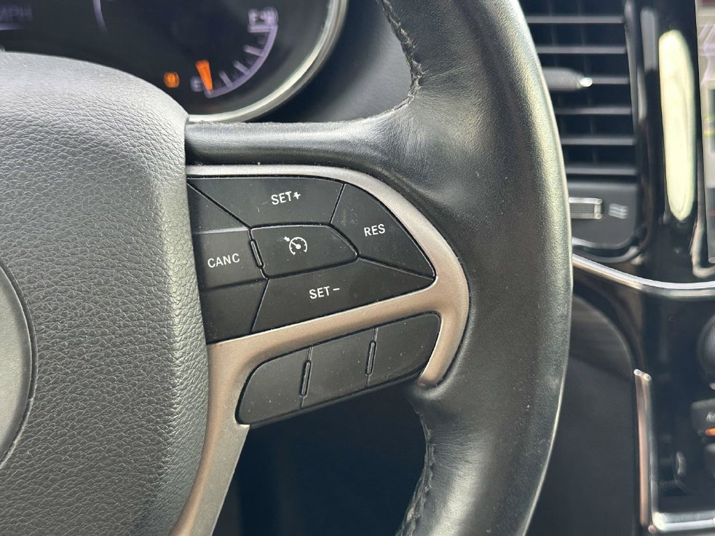 Used 2019 Jeep Grand Cherokee Altitude AWD/4WD image 26