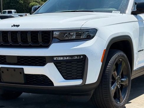 New 2026 Jeep Grand Cherokee Limited w/ Limited Altitude Package AWD/4WD image 11