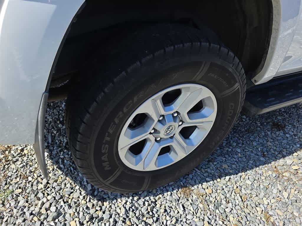 Used 2021 Toyota 4Runner SR5 AWD/4WD image 9