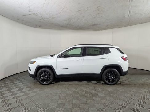New 2026 Jeep Compass Latitude image 3