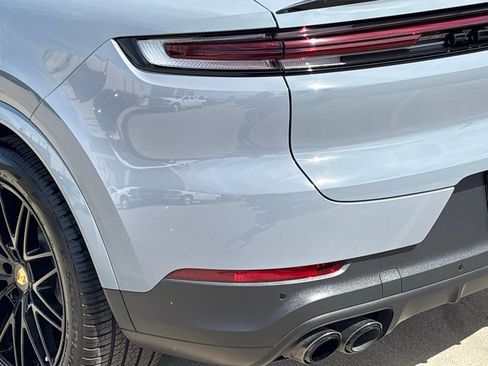 Used 2024 Porsche Cayenne Coupe image 6