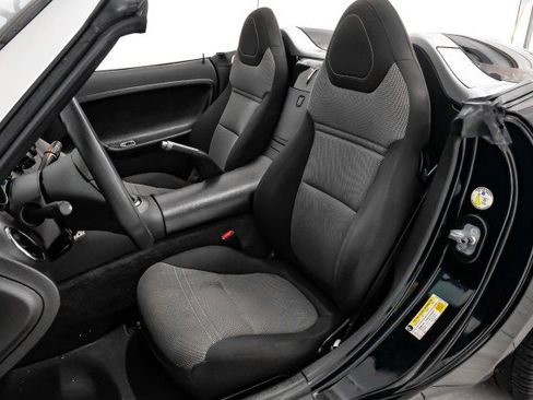 Used 2006 Pontiac Solstice Convertible w/ Power Package RWD image 24