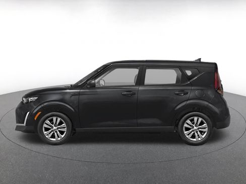 Used 2025 Kia Soul LX w/ LX Technology Package FWD image 3