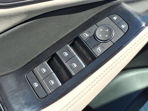 Used 2023 Nissan Rogue SL AWD/4WD image 19