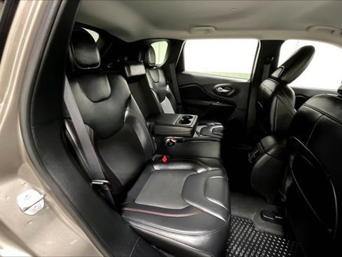 Used 2020 Jeep Cherokee Trailhawk w/ Cold Weather Group image 27