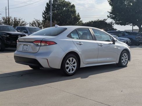 Used 2024 Toyota Corolla LE FWD image 6