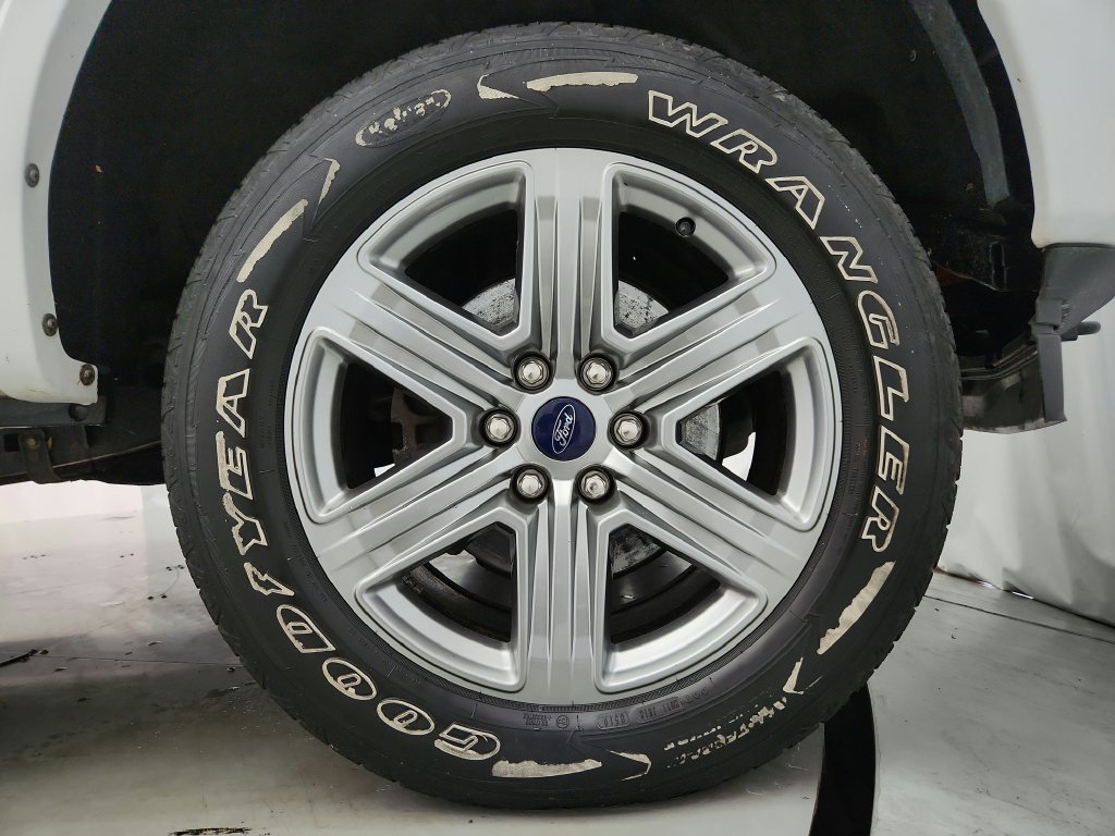 Used 2019 Ford F150 XLT w/ Equipment Group 302A Luxury AWD/4WD image 33